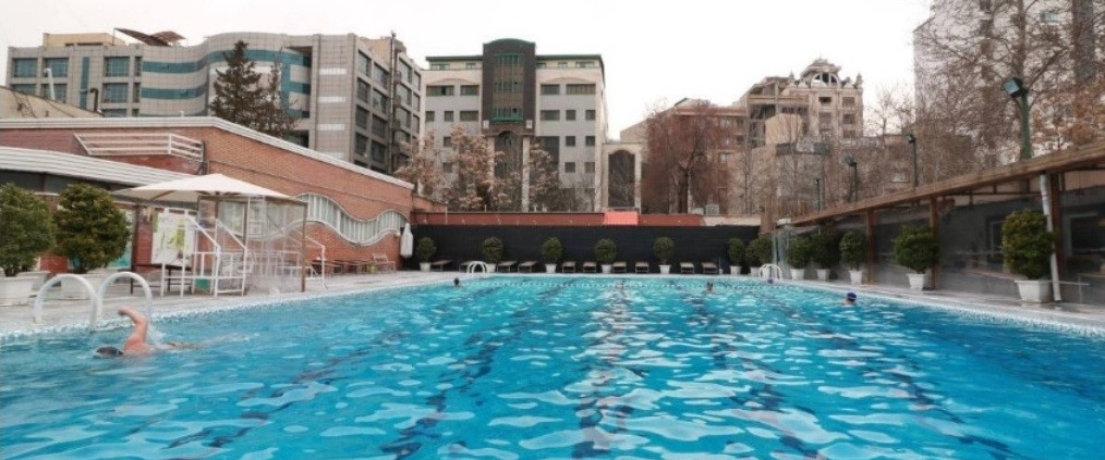 آب بندی استخر در سرخرود